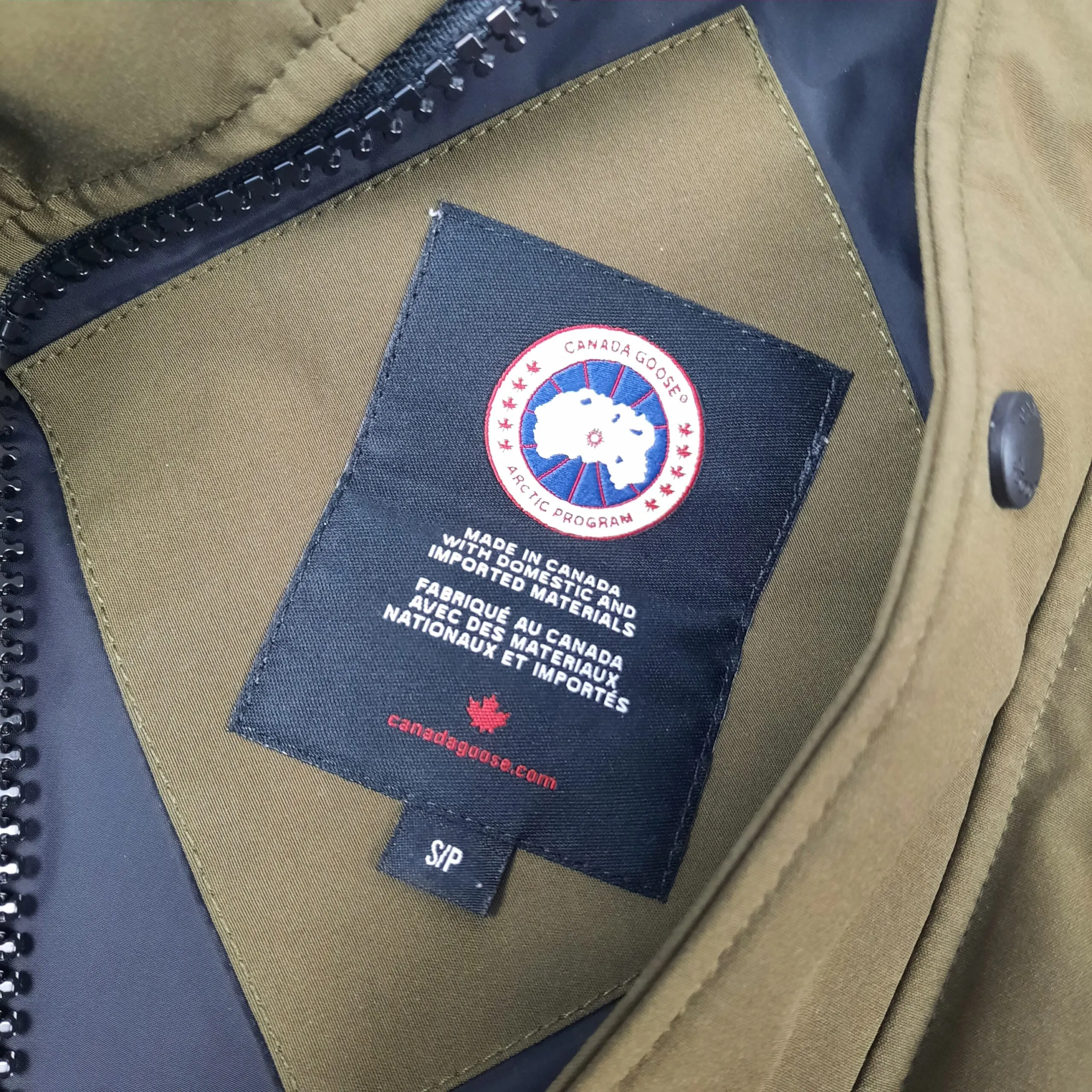 Canada Goose Carson - Authentic Luxury Designer