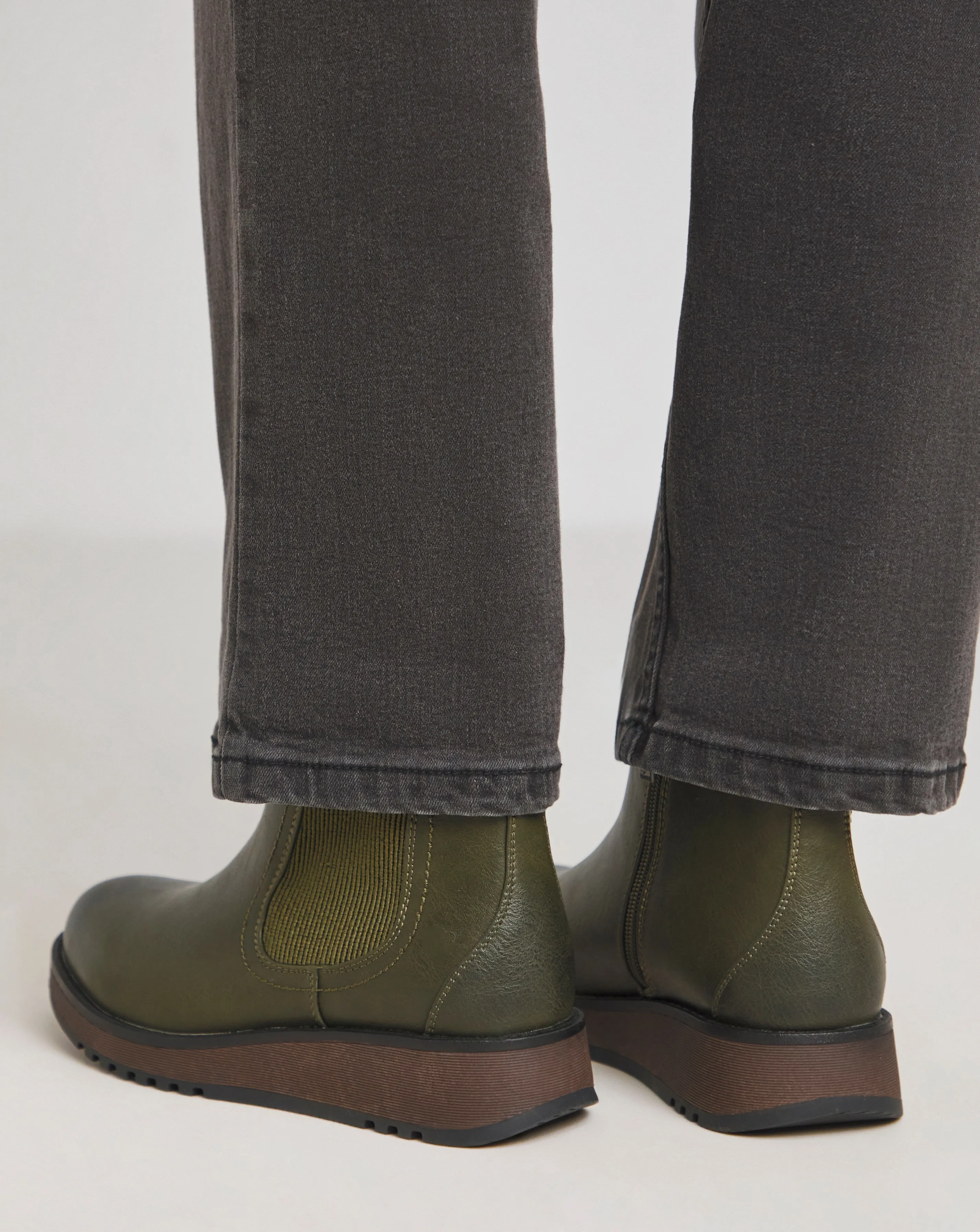 Heavenly Feet Rolo Chelsea Boot Wide Fit