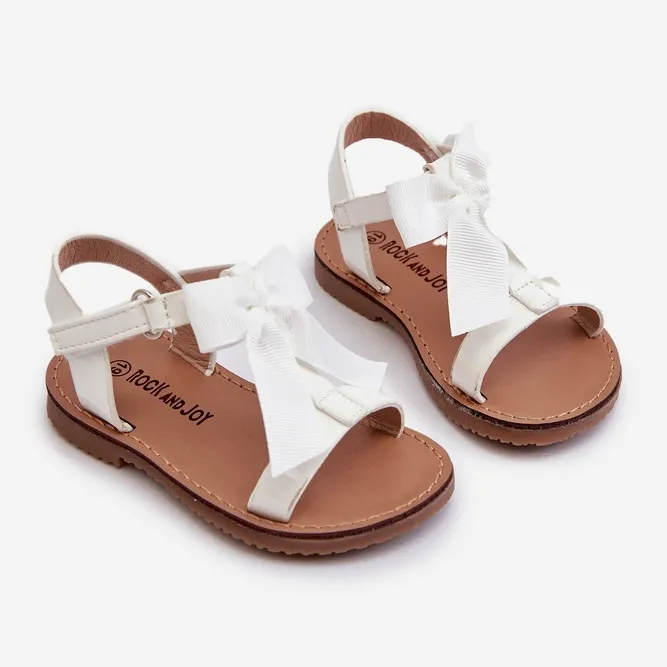 Lacquered children's sandals with a Velcro bow, white Joratia