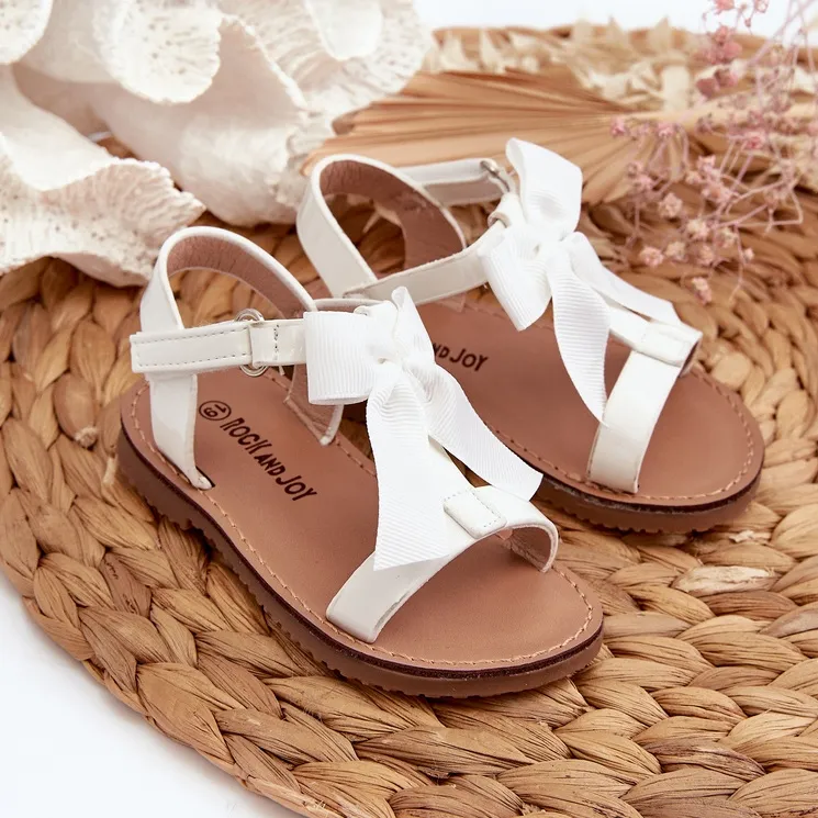 Lacquered children's sandals with a Velcro bow, white Joratia