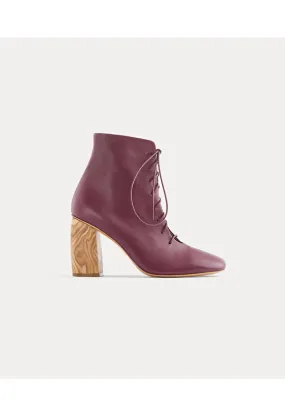 nappa ankle boot with laces