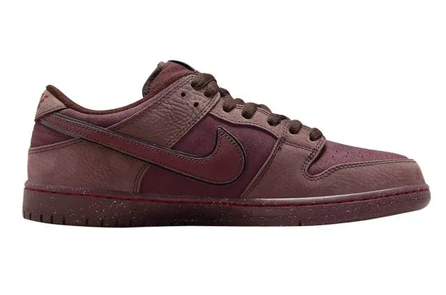 Nike sb dunk low city of love burgundy crush