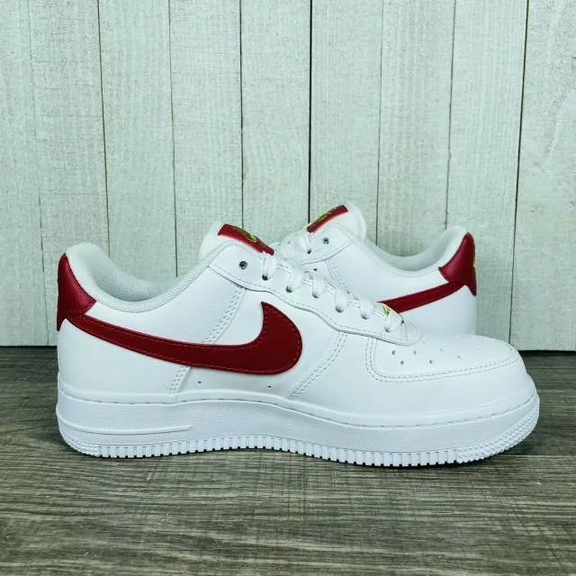 Nike wmns air force 1 07 essential white gym red