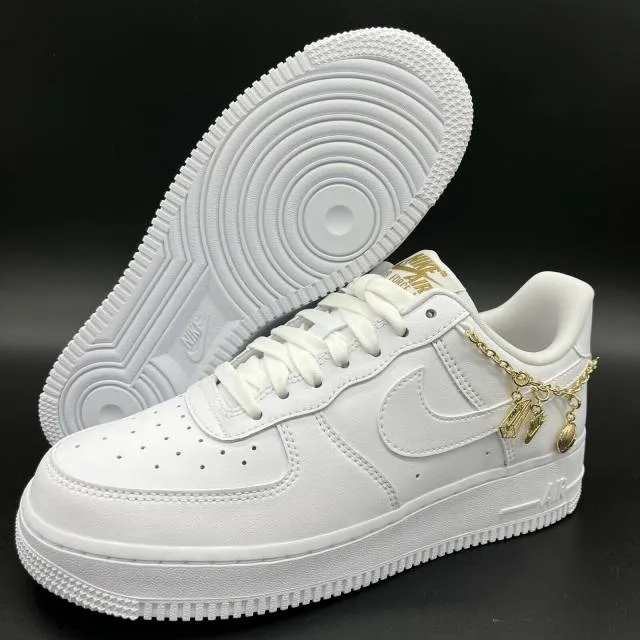 Nike wmns air force 1 low lx lucky charms white