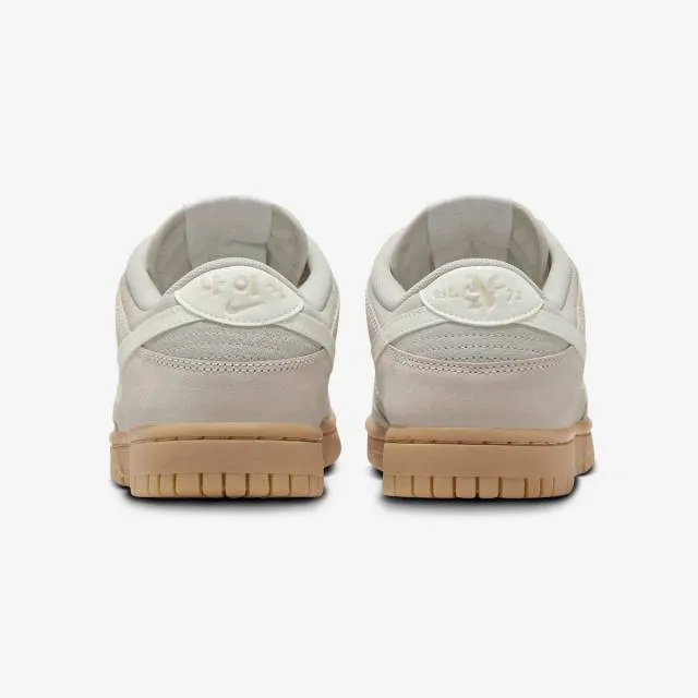 Nike Women's Dunk Low SE (Hangul Day/ Tan/ Light Orewood...