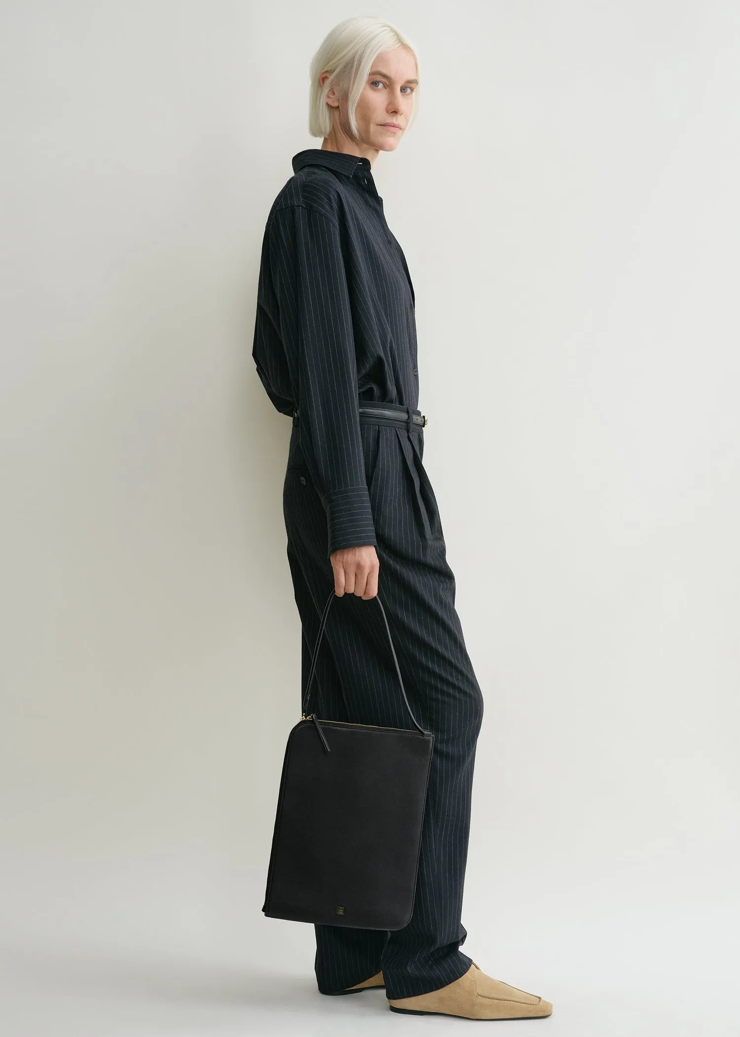 Slim tote black